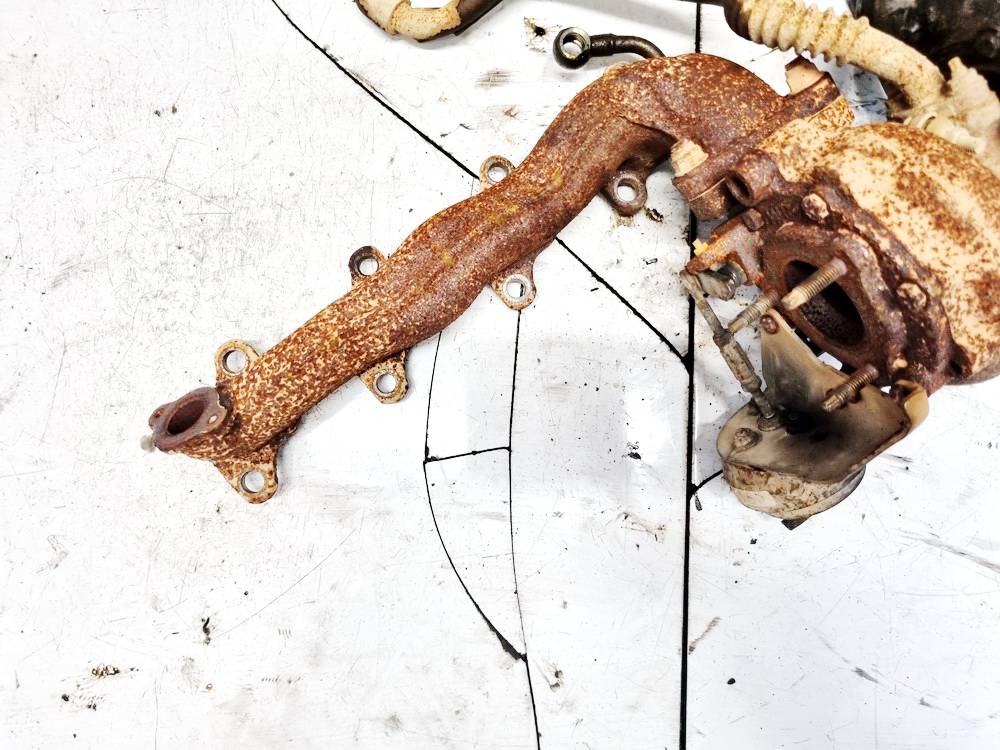 Toyota Avensis 2007 kolektor wydechowy