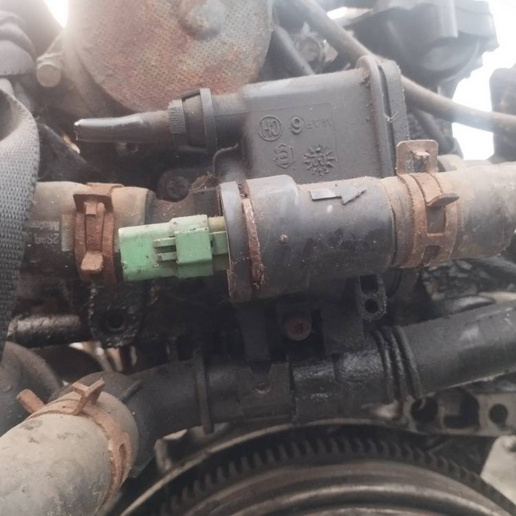 Ford Fusion 2002 Coolant Flange (Engine Coolant Thermostat Housing Cover) - Thumbnail 3