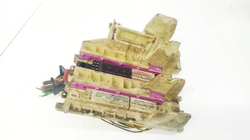 Volvo XC 90 2005 Skrzynka bezpieczników - Thumbnail 3