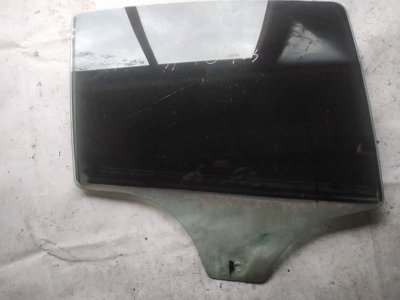 AS2 Opel Corsa 2007 Oven lasi - TAKANA OIKEALLA