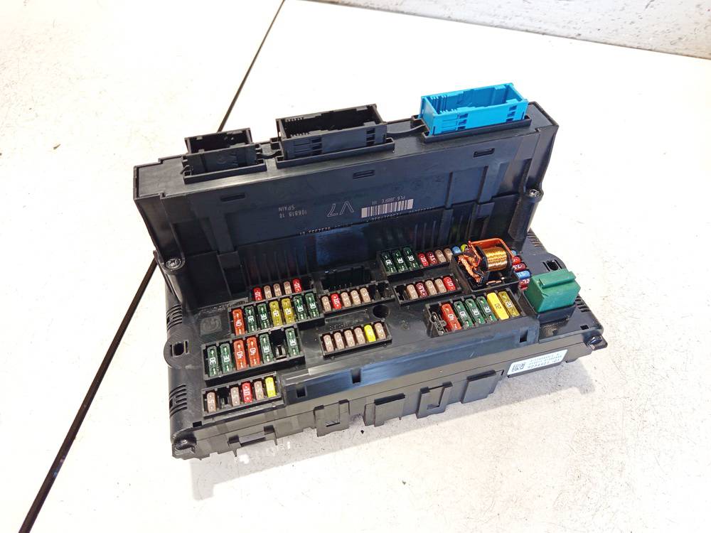 923442101 BMW 5-Series 2010 Fuse box
