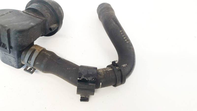 8K0819334 Audi A4 2009 Wąż wodny