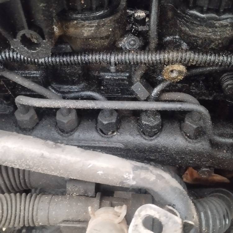 Ford Fusion 2002 Fuel injector rail (injectors)(Fuel distributor) - Thumbnail 3