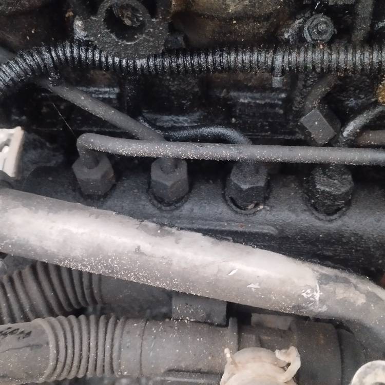 Ford Fusion 2002 Fuel injector rail (injectors)(Fuel distributor) - Thumbnail 2