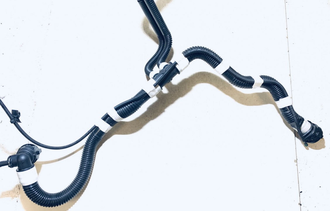 112691600B Tesla Model 3 2020 Ūdens šļūtene - Thumbnail 2