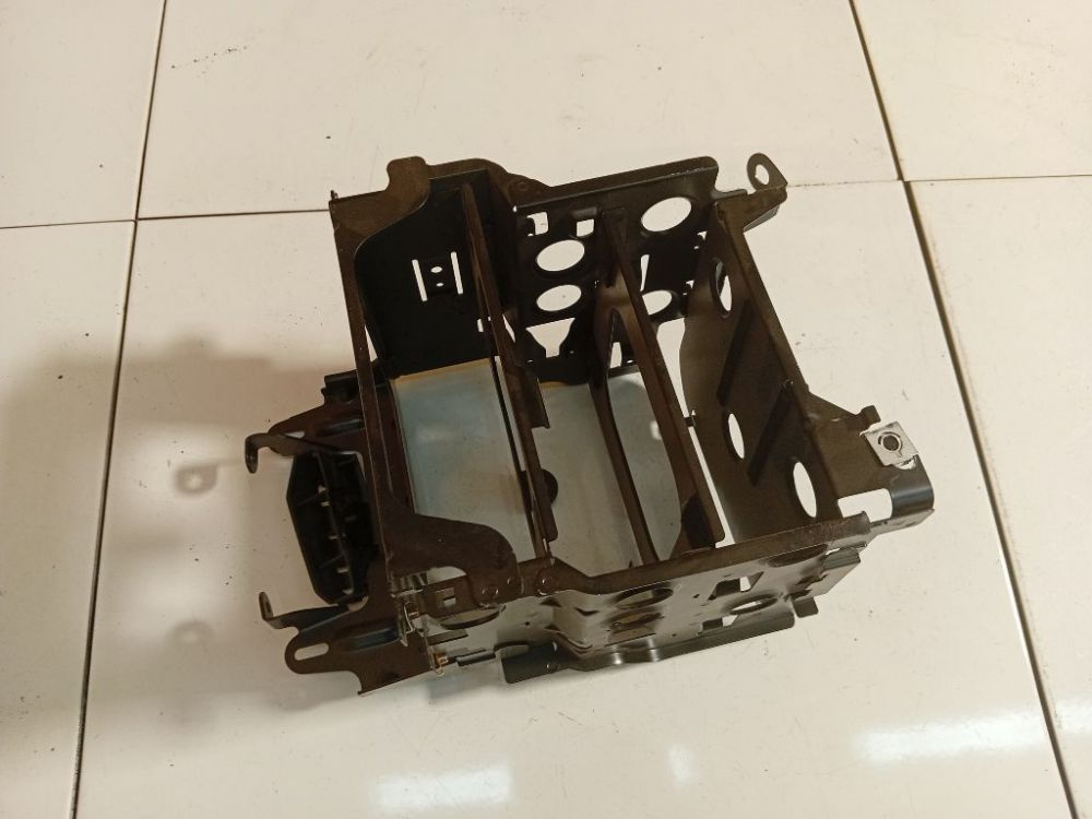 4F0035209 Audi A6 2005 Other holders - Thumbnail 3