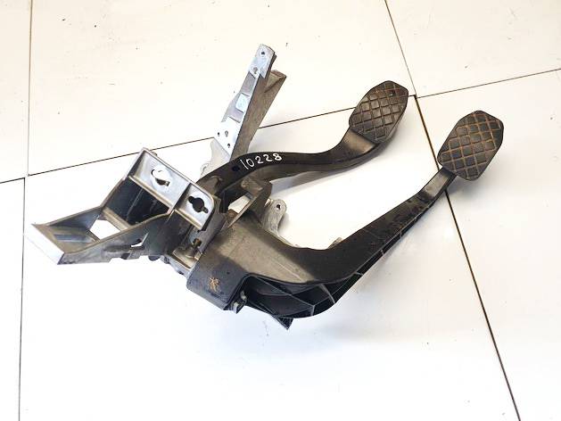 8E1721117A Audi A4 2002 Kytkinpoljin