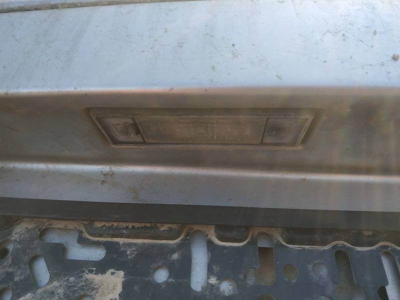 Nissan Primera 2003 Oświetlenie tablicy rejestracyjnej - TYLNE