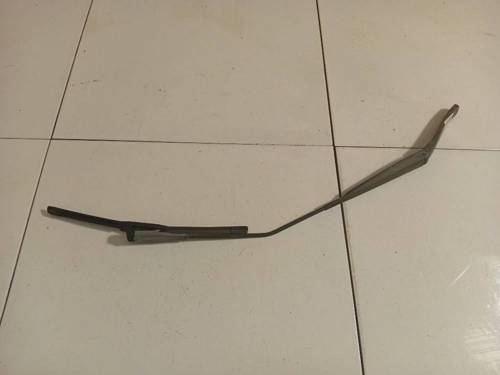 50508581 Alfa-Romeo Mito 2010 Priekinio valytuvo svirtele (priekiniai valytuvas)