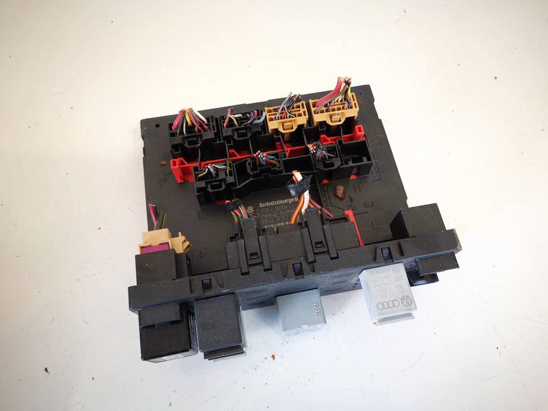 1K0937049T Volkswagen Golf 2004 Fuse box