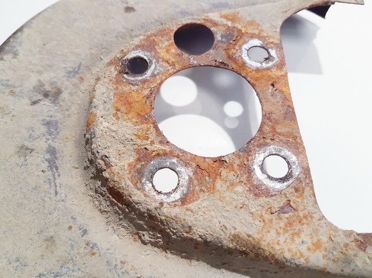 Audi A3 2000 Щит опорный задний правый - Thumbnail 3