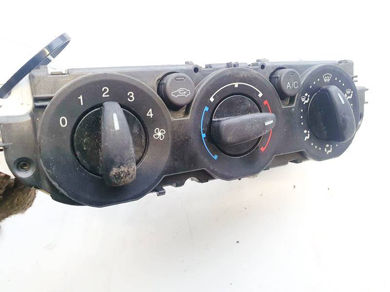 3M5T19980AD Ford Focus 2007 Climate Control Panel (heater control switches)