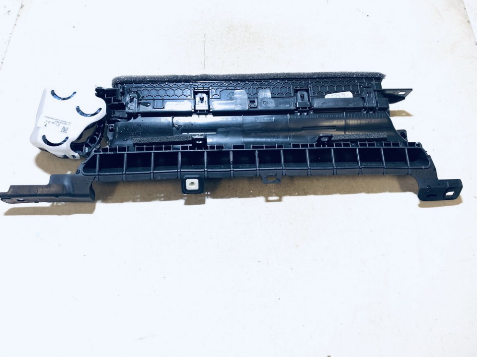 111159700B Tesla Model 3 2020 Oro paemimo groteles