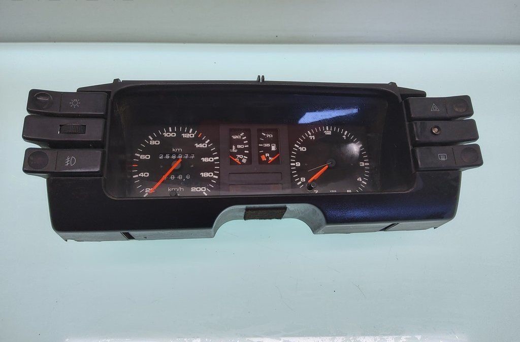 81117434 Audi 80 1985 Nopeusmittari – mittaristo