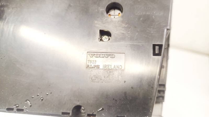 7923 Volvo XC 90 2005 Climate Control Panel (heater control switches) - Thumbnail 3