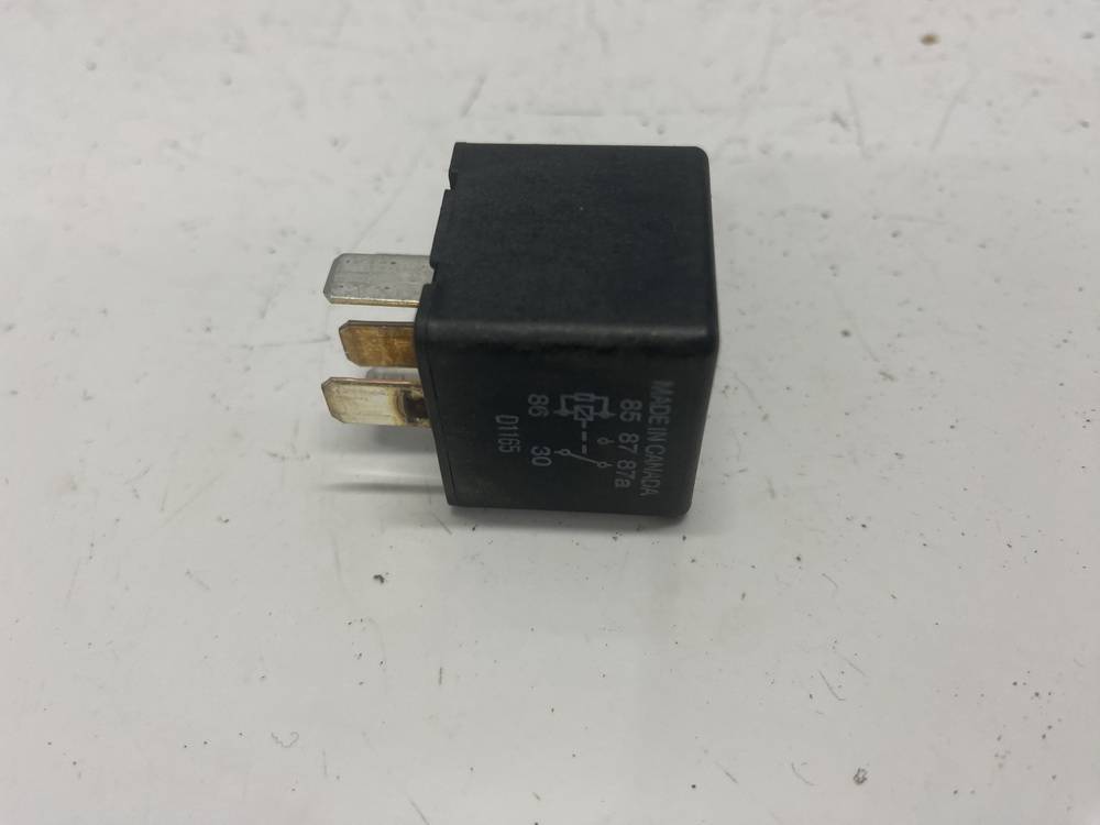 MR301971 Mitsubishi Pajero 2002 Relay module