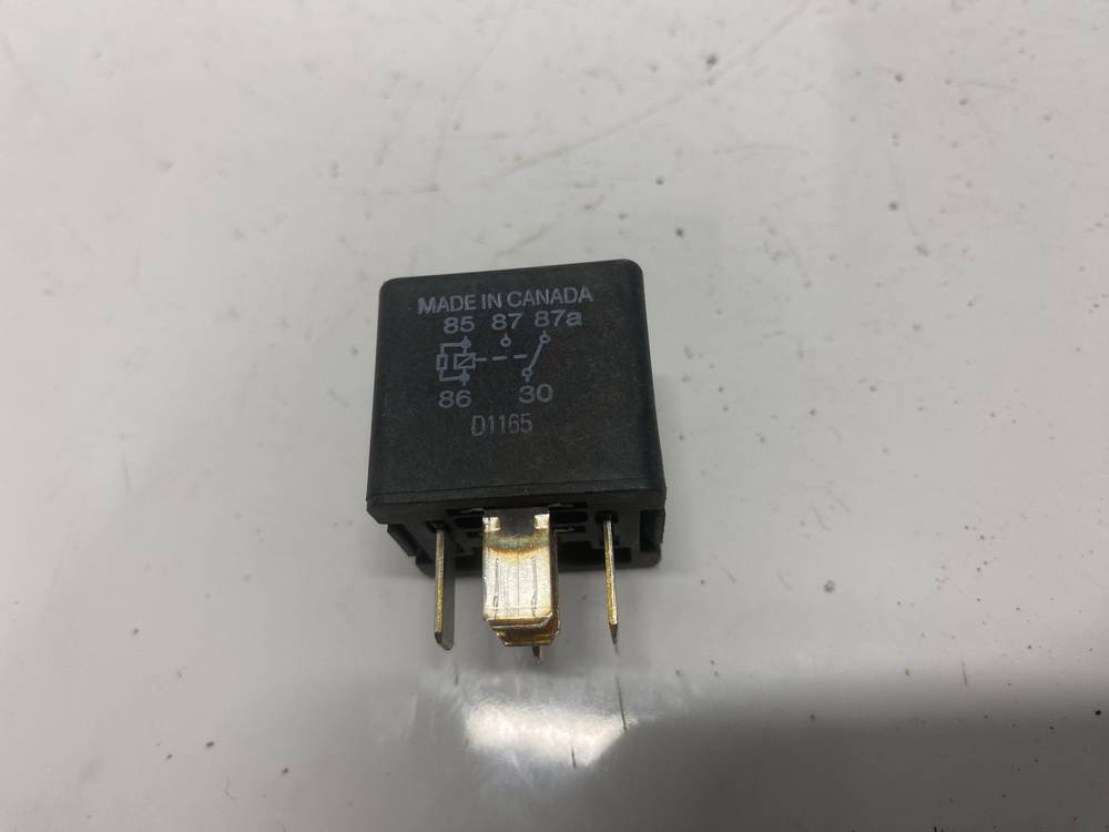 MR301971 Mitsubishi Pajero 2002 Relay module - Thumbnail 2