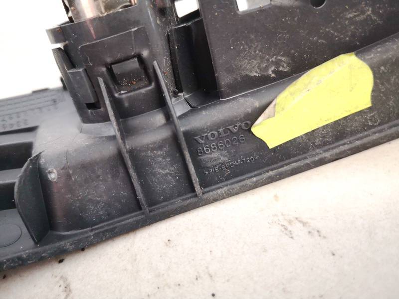 8686026 Volvo V50 2004 Cigarette lighter cover assembly - Thumbnail 3