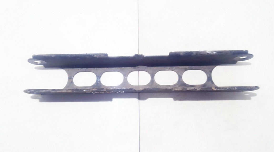 3332676347703 BMW 3-Series 2011 wahacz - TYLNE LEWE