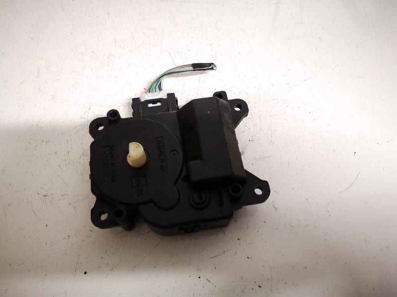 0637008170 Toyota Previa 2003 Peciuko sklendes varikliukas - Thumbnail 3