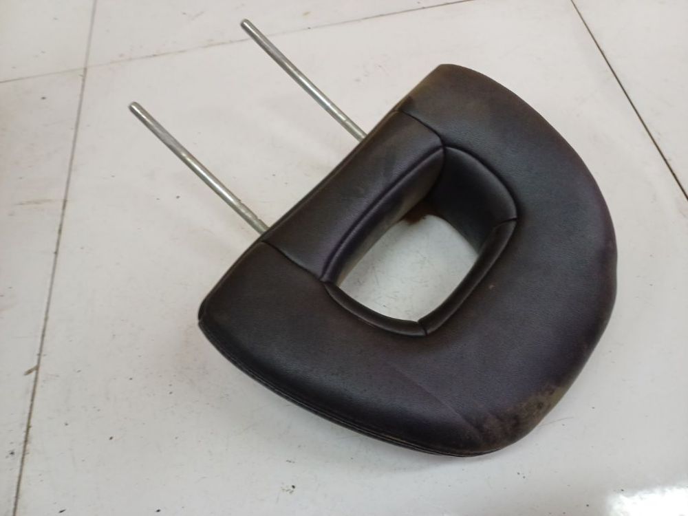 Mitsubishi Pajero 2002 Seat headrest - Thumbnail 2