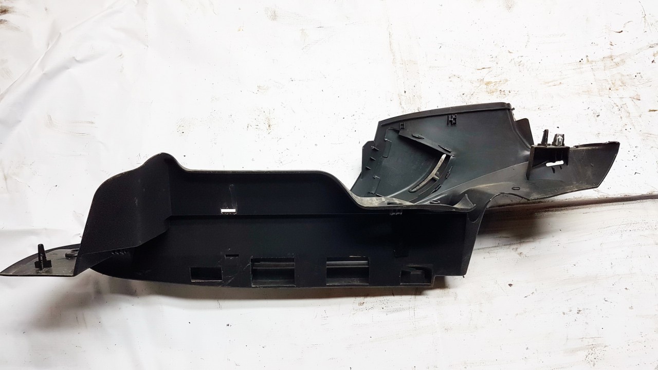 4M51A613C46 Ford Focus 2005 Wykończenie wnętrza (plastikowe elementy)