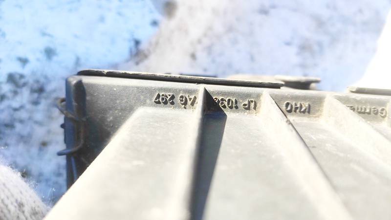 357129607 Volkswagen Passat 1991 Air filter box - Thumbnail 3