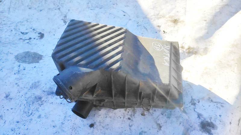 357129607 Volkswagen Passat 1991 Air filter box