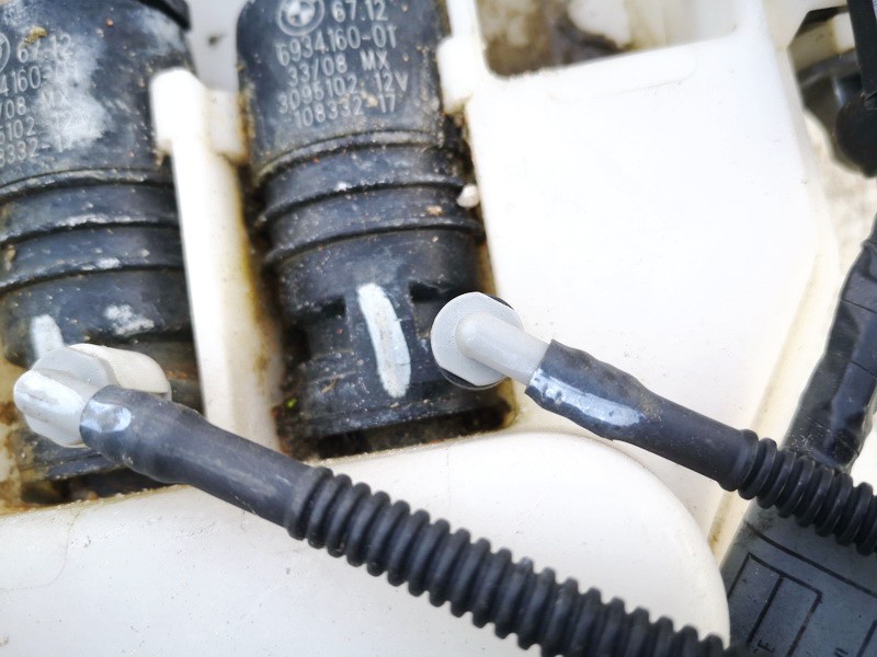 6712693416001 6712693416001 Windshield Windscreen Washer Pump BMW X5