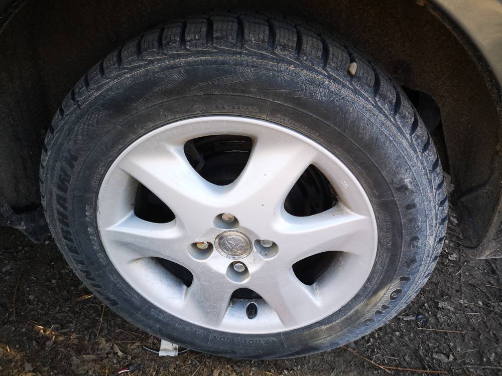 4X100 Toyota Corolla 2003 Komplet Kół Zimowych R15