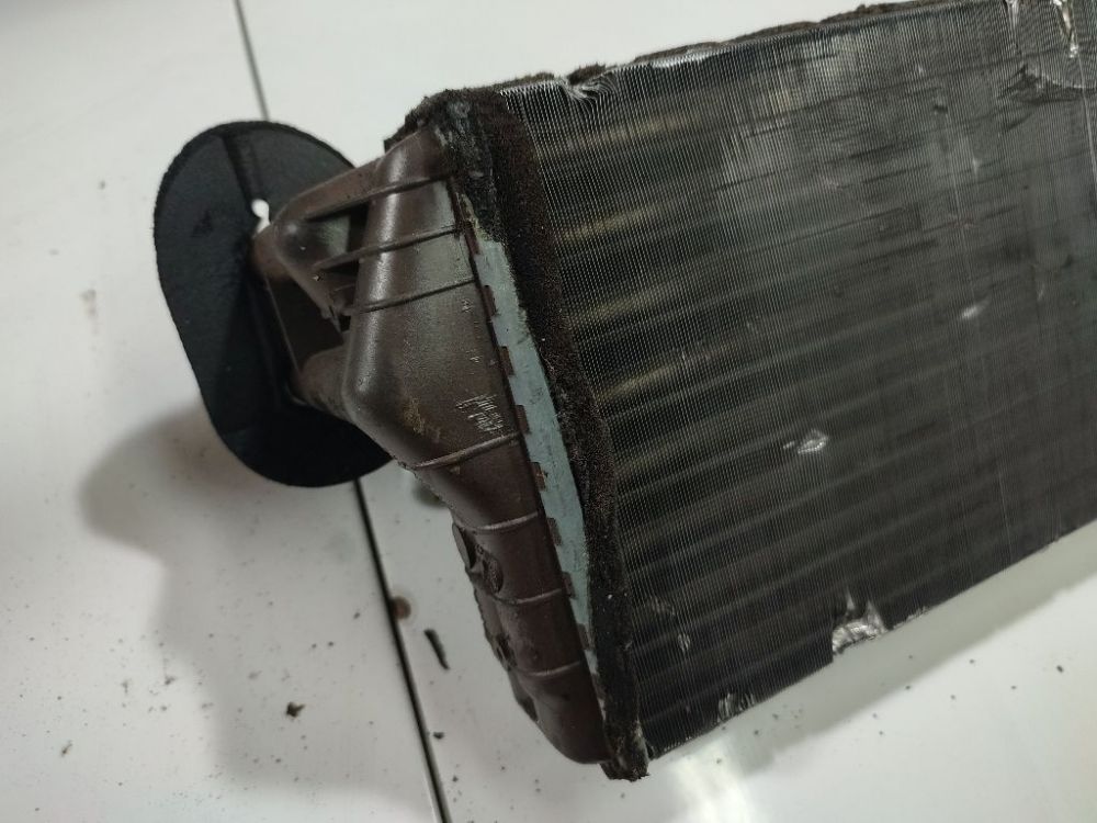 Chrysler PT Cruiser 2002 Salono peciuko radiatorius - Thumbnail 4