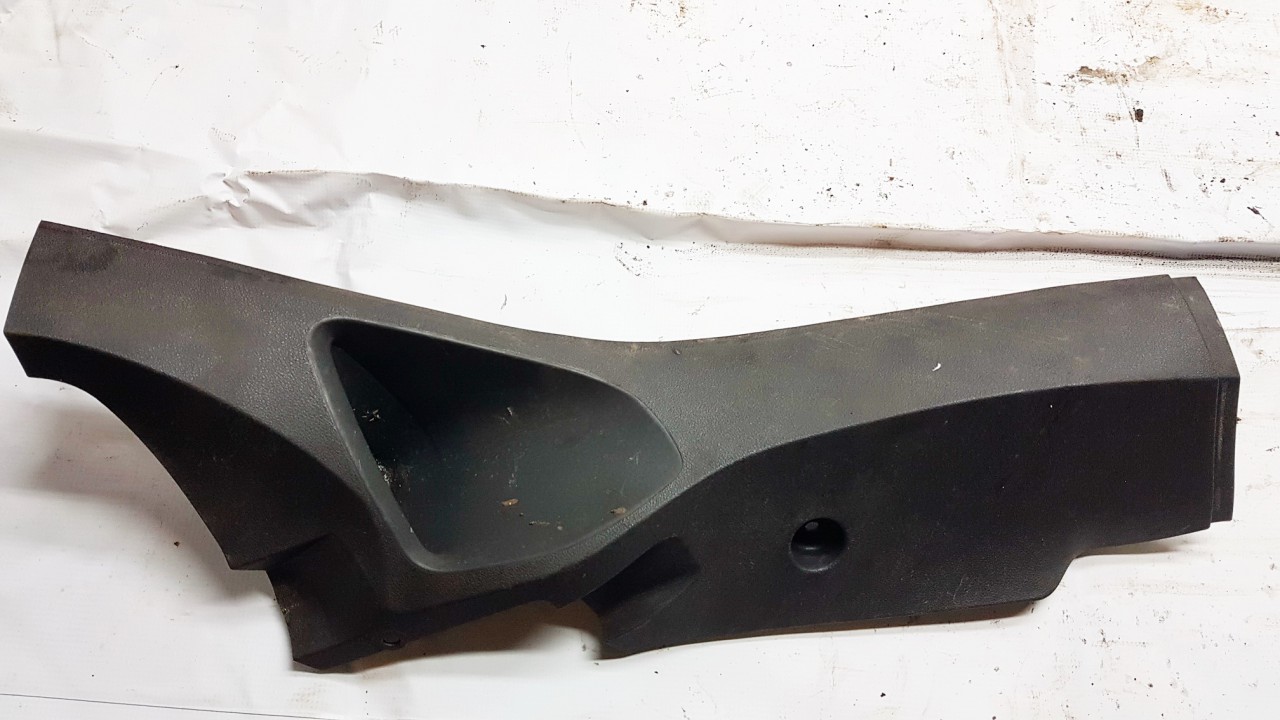 4M51A31016A Ford Focus 2005 Wykończenie wnętrza (plastikowe elementy)