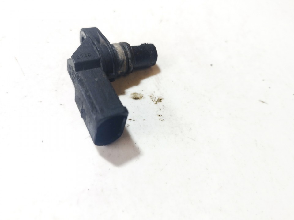 07L905163 Camshaft Position Sensor Compatible With Audi A4 A5 A6 Q5 Q7 TT