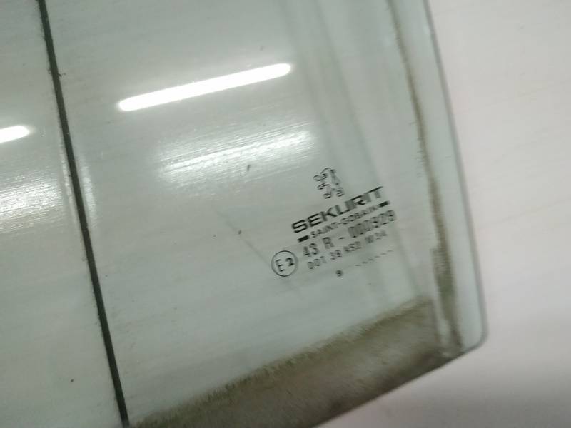 AS2 Peugeot 406 1999 Боковое окно - задний левый - Thumbnail 2