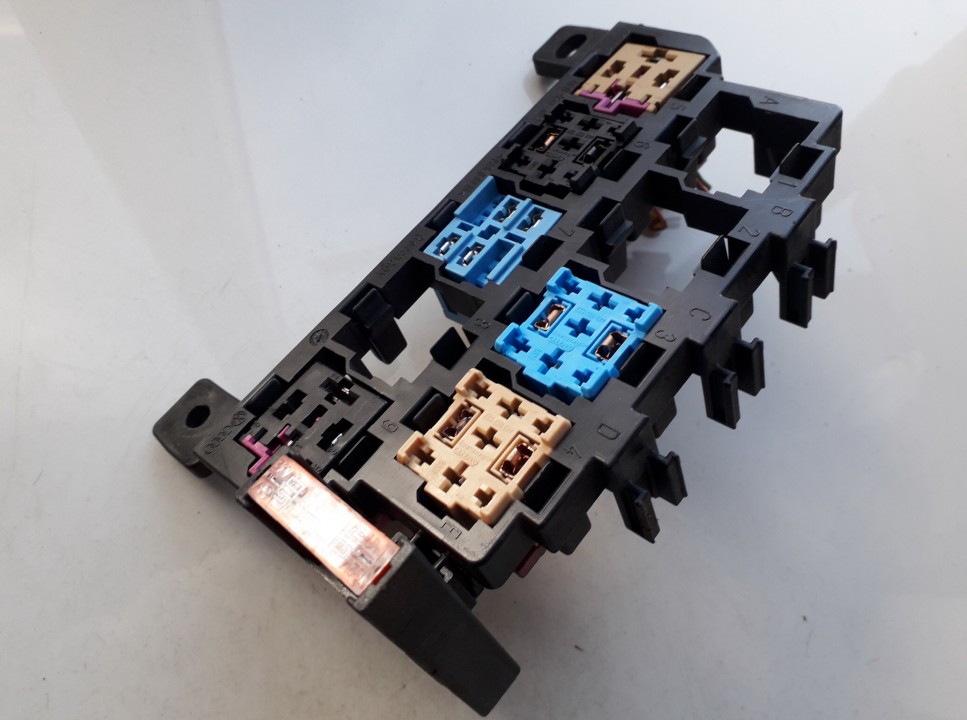 470937503 Audi A6 2009 Liitin