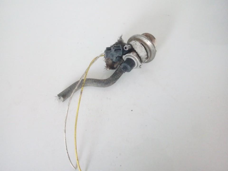 0444025005 used FUEL RAIL HIGH PRESSURE SENSOR MercedesBenz ECLASS