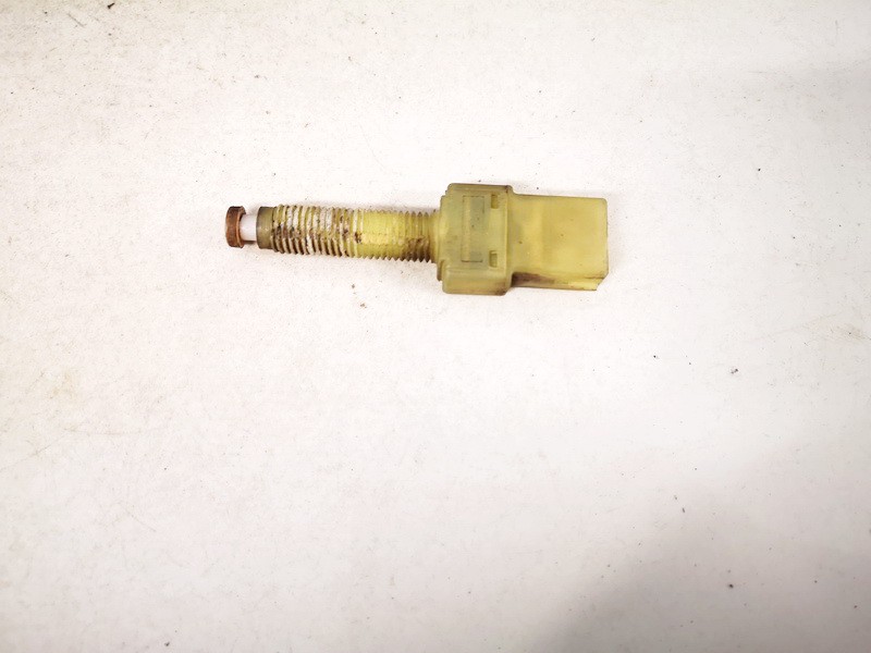443945515 Volkswagen Passat 1999 Brake Light Switch (sensor) - Switch (Pedal Contact)
