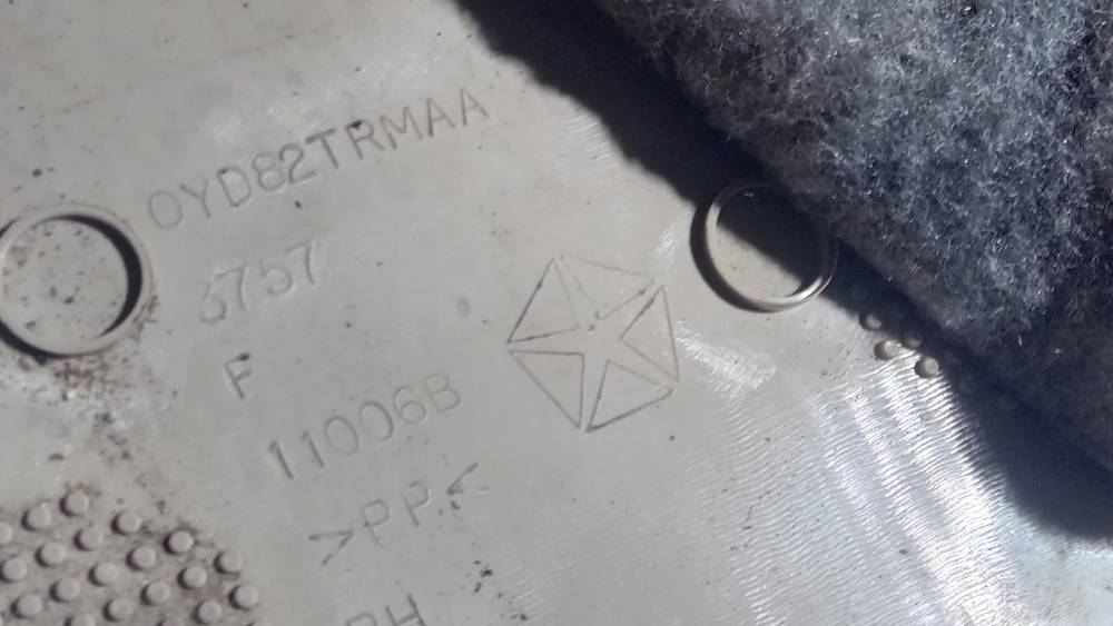 11006B Dodge Caliber 2008 Pillar Trim - FRONT LEFT - Thumbnail 3