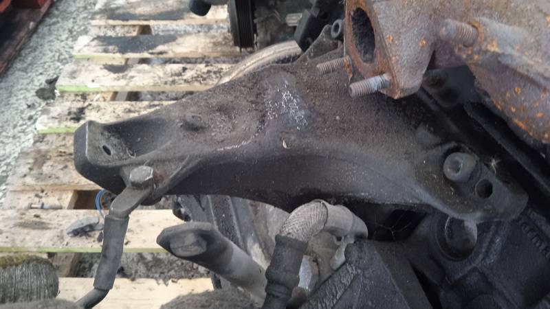 8D0199308L Volkswagen Passat 1998 Engine Mount Bracket and Gearbox Mount Bracket - Thumbnail 3