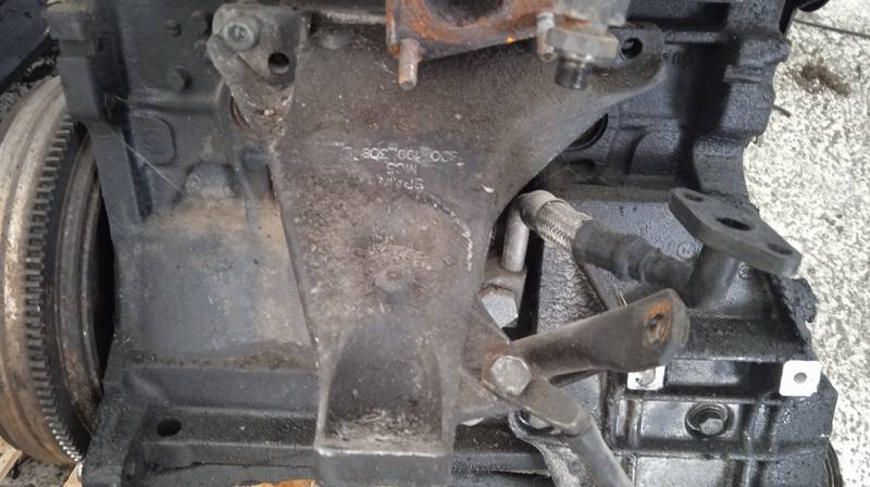 8D0199308L Volkswagen Passat 1998 Engine Mount Bracket and Gearbox Mount Bracket