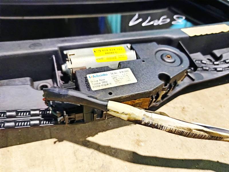 404.424 Toyota Corolla 2004 Sunroof Motor - Thumbnail 3