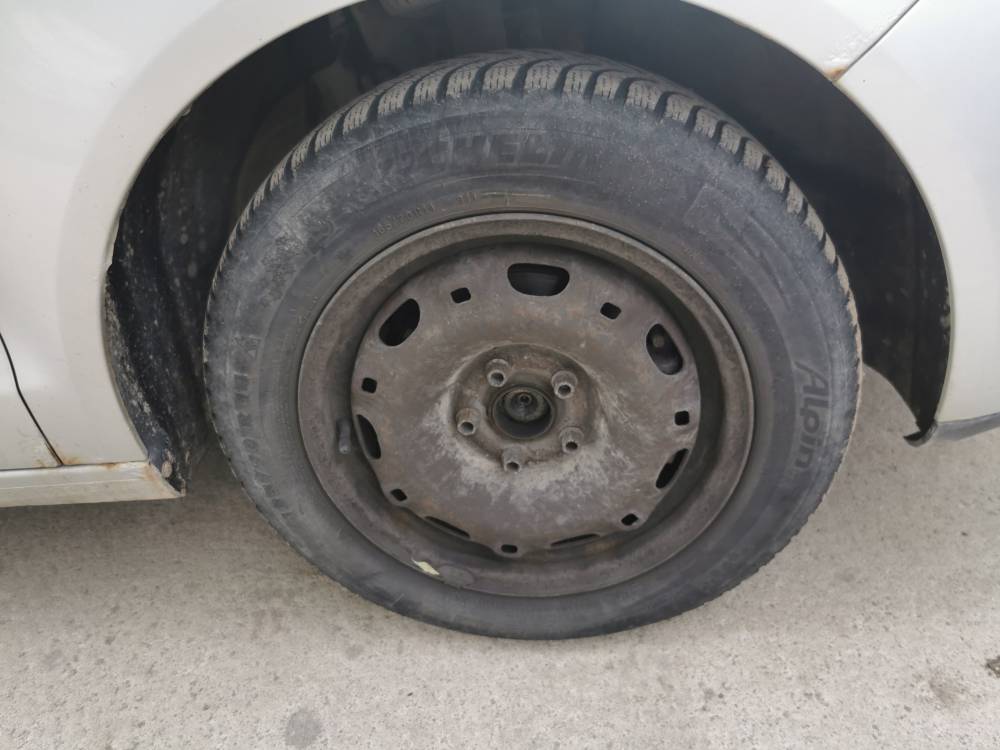 5X100 Volkswagen Polo 2009 Komplet stalowych felg R14