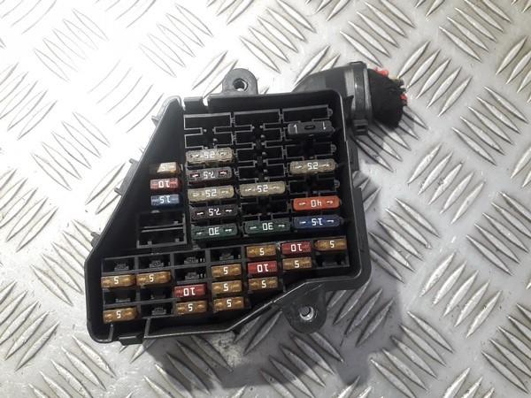 8d1941824 auqa052/06 Fuse box Audi A8 2004 4.0L 15EUR EIS00563644