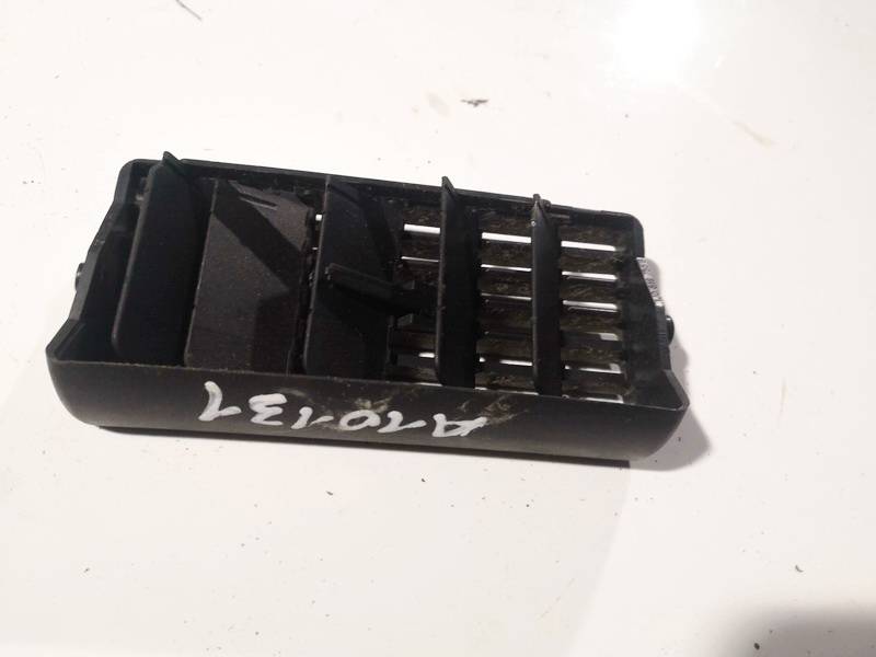 Volkswagen Golf 1999 Dash Vent (Air Vent Grille) - Thumbnail 3