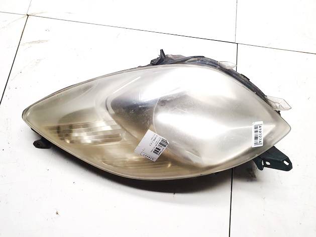 811700D120 Toyota Yaris 2007 Headlight - FRONT RIGHT