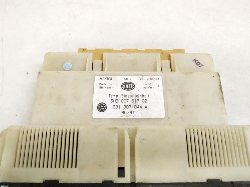 3B1907044A Volkswagen Passat 1999 Climate Control Panel (heater control switches) - Thumbnail 3