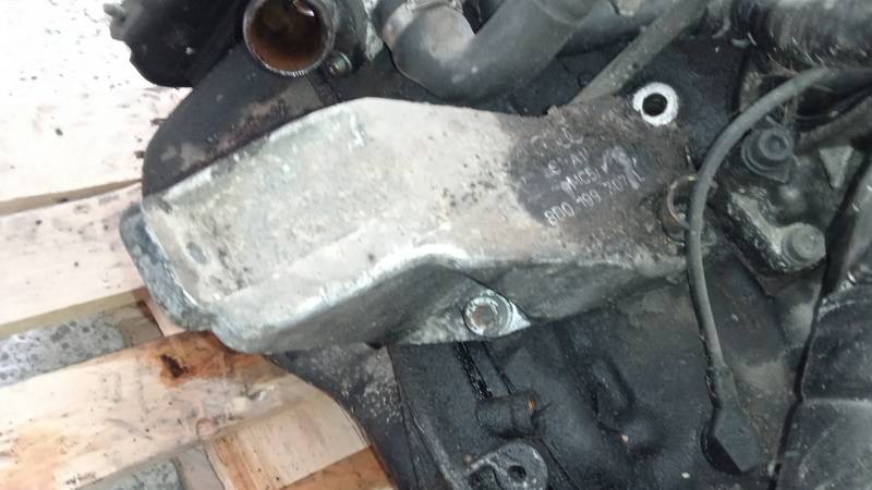 8D0199307L Volkswagen Passat 1998 Wspornik silnika