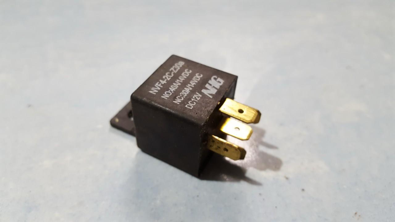 NVF42CZ30A Mitsubishi Carisma 1998 Przekaźnik