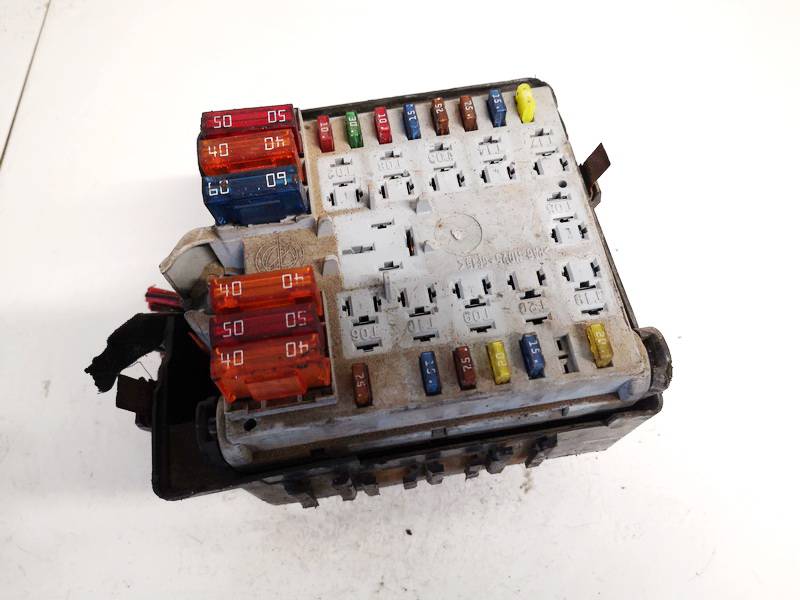 46558760 Alfa-Romeo 147 2004 Fuse box