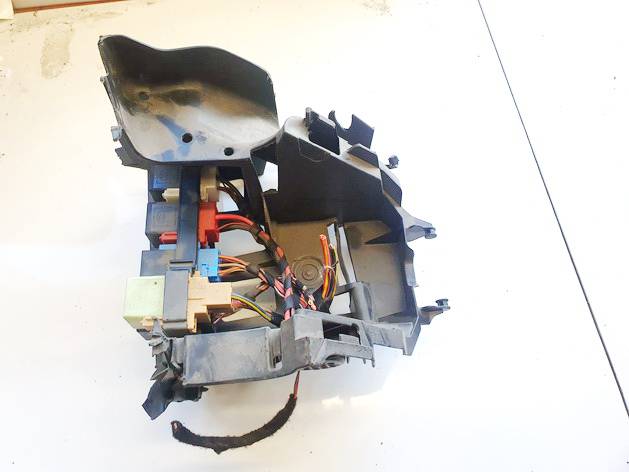 5K0937086M Volkswagen Golf 2012 Fuse box